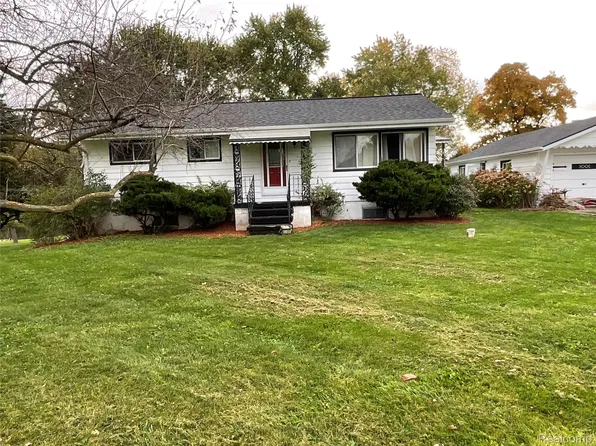 1962 Gray Rd, Lapeer, MI 48446