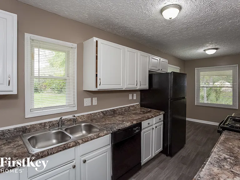 6072 Bettcher Ave — Photo 5