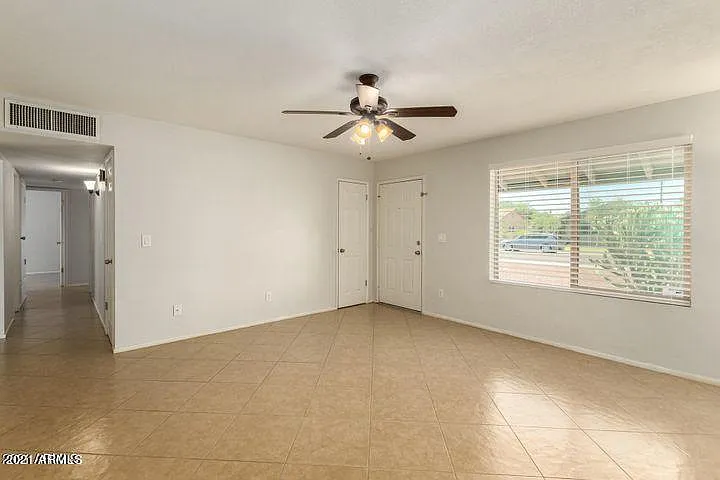 1518 W 5th Pl — Photo 6