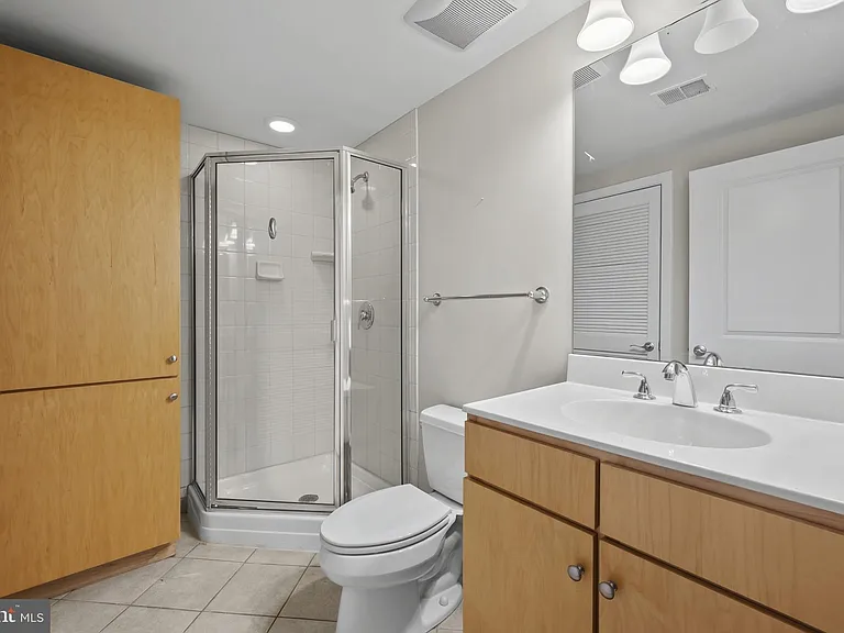 1117 10th St NW #302 — Photo 24