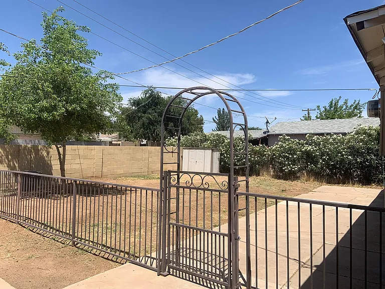 1722 W Osborn Rd — Photo 11