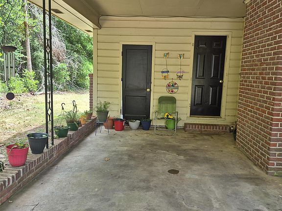 4th image of 108 Azalea St