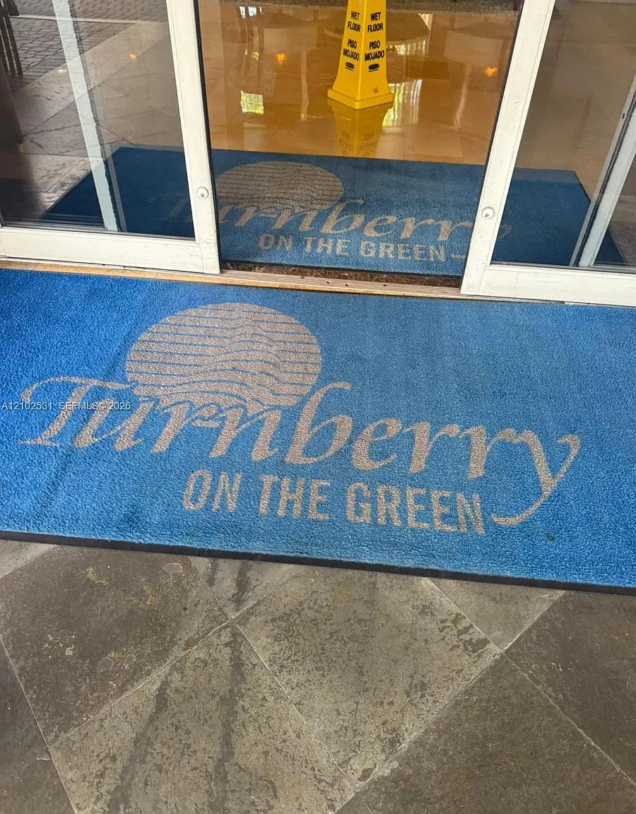 Turnberry On The Green Co — Photo 1
