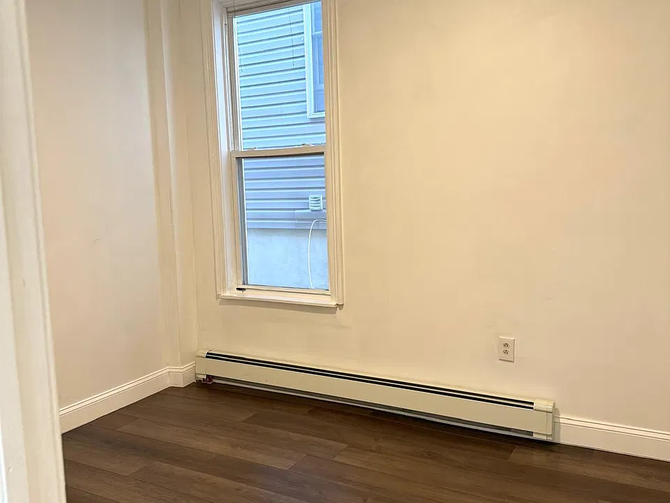 107 Zabriskie St #1