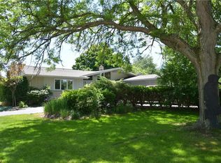 24812 Albert Ln, Beachwood, OH