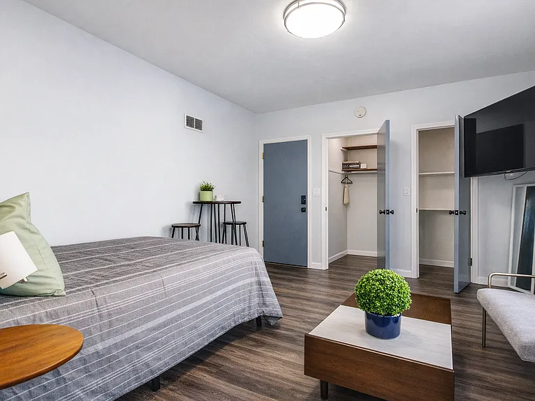 2104 Harriet Ave #201 — Photo 10