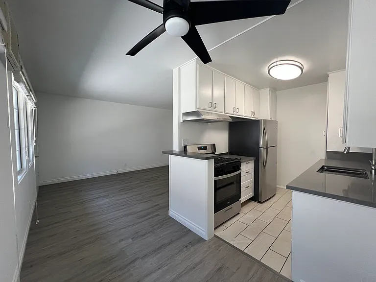 Lillian Way Apartments — Photo 18