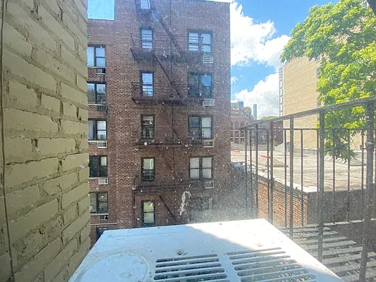 Rented by Mdays Realty | media 25