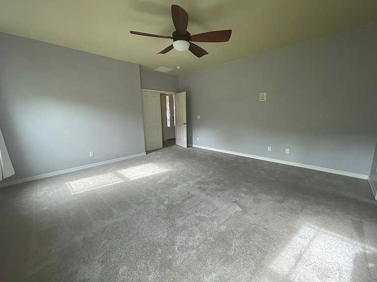 228 Winchester Creek Ave — Photo 12