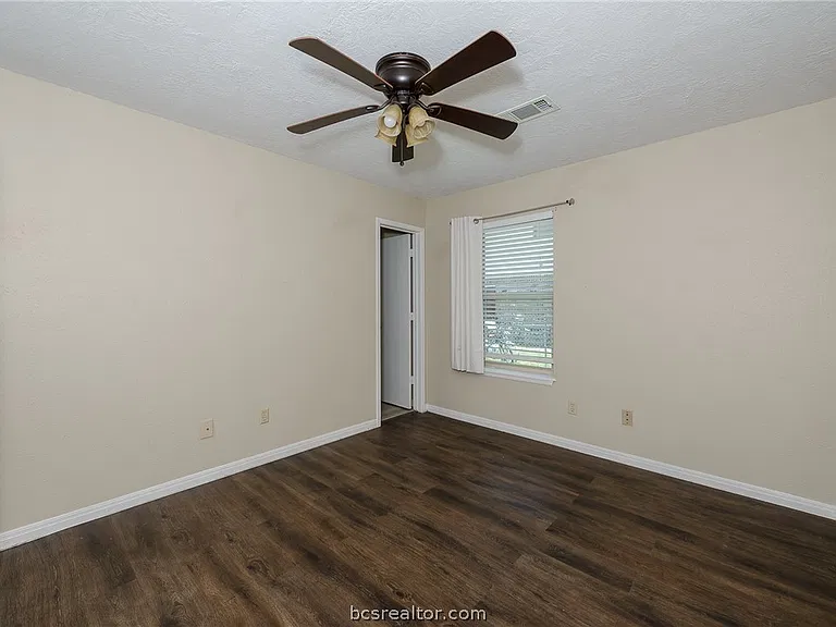 519 Chappel St — Photo 22