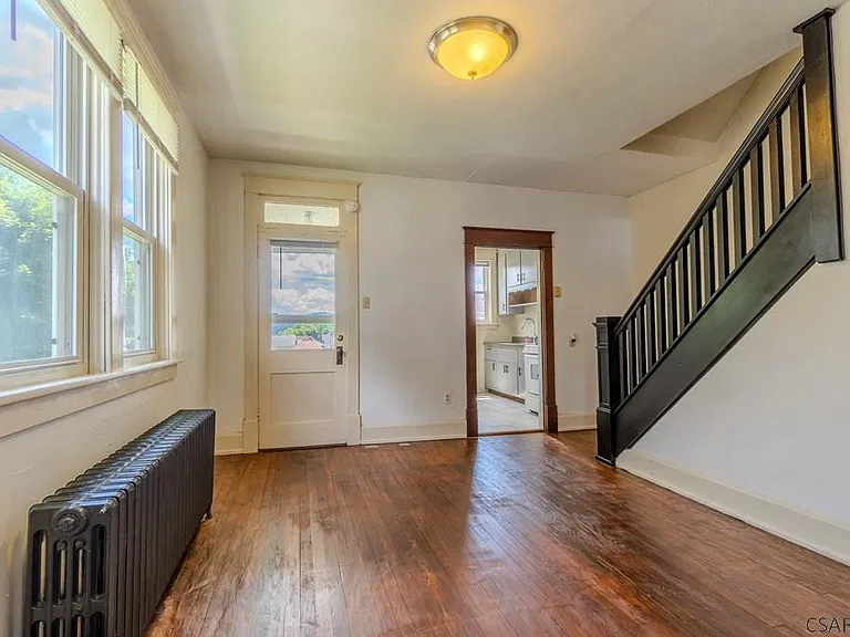 222 Strayer St — Photo 6
