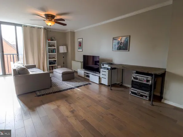 4242 E West Hwy APT 417, Chevy Chase, MD 20815