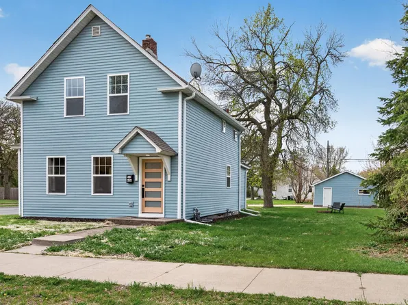 656 Madison St, Anoka, MN 55303
