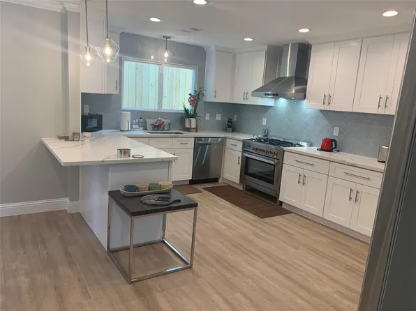 2401 McClendon St, Houston, TX 77030