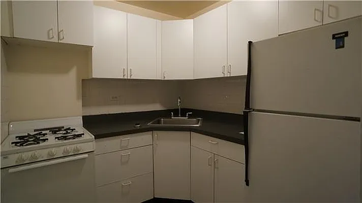 Rented by R New York | media 41