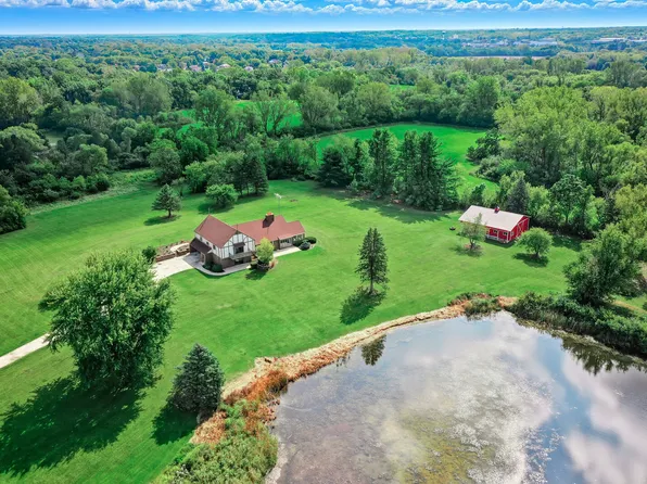 9206 N Clark Rd, Richmond, IL 60071