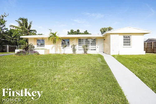 16025 SW 99th Ave Photo 1