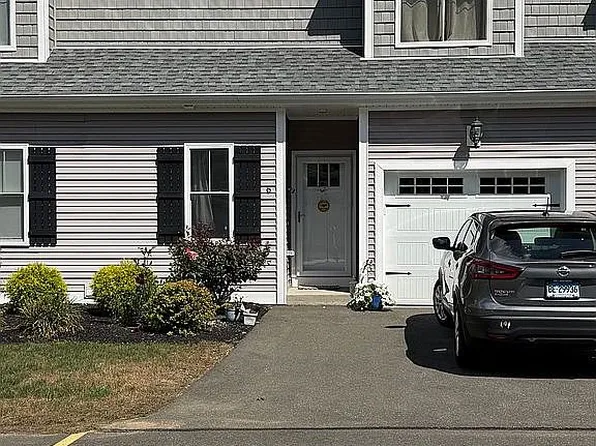 6 S Lakeside Dr, Orange, CT 06477