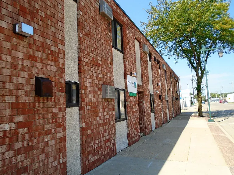 422 N Cedar Ave — Photo 20