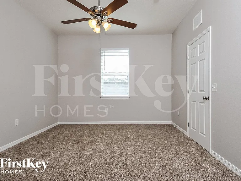 5276 Krenson Woods Way — Photo 8