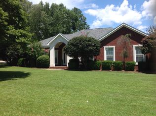 215 Stonegate Dr, Dothan, AL 36305