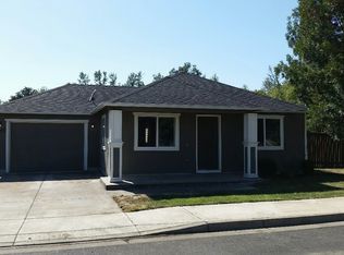 1910 S 57th Pl, Springfield, OR 97478