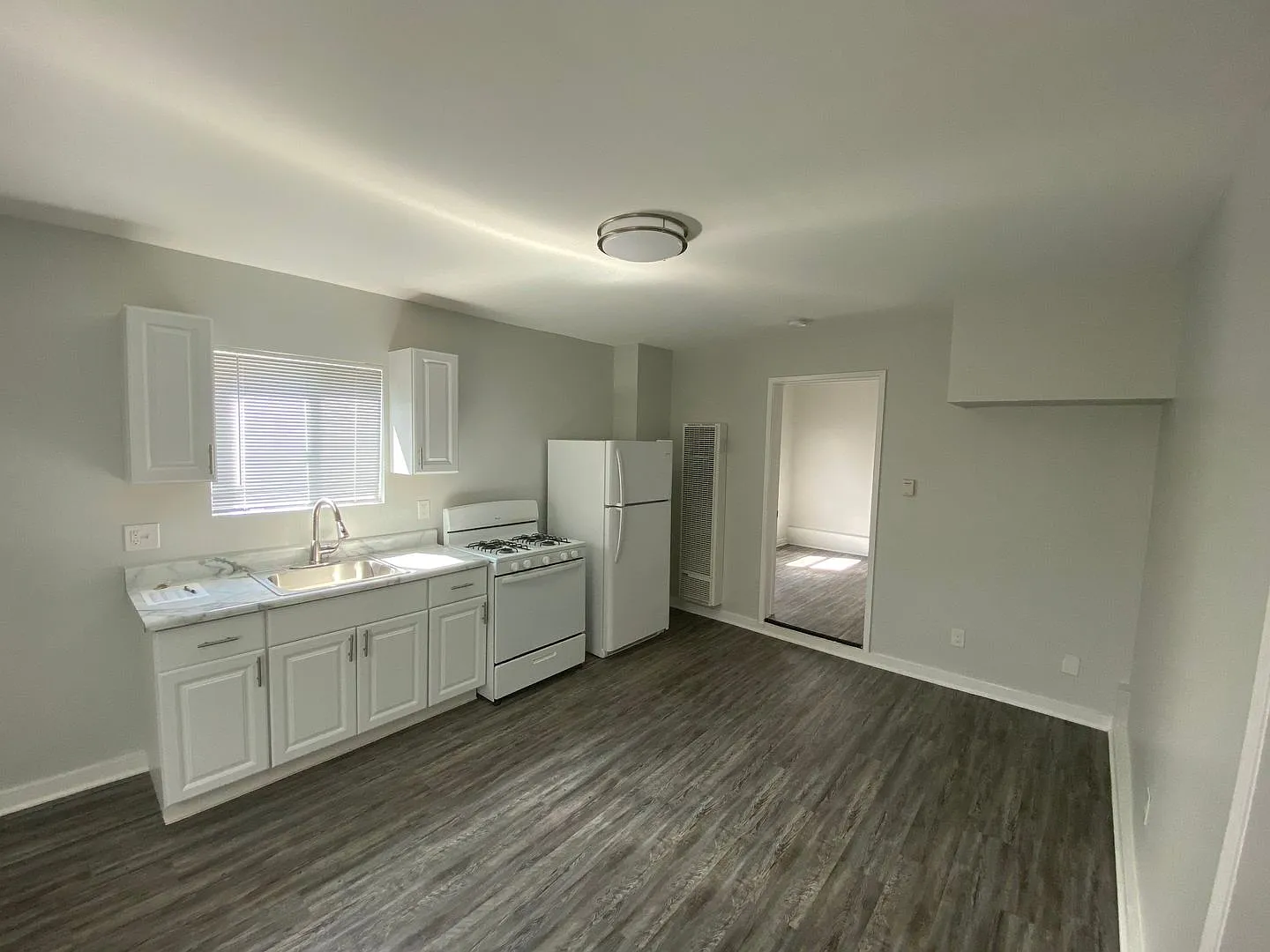 478 Landfair Ave — Photo 4
