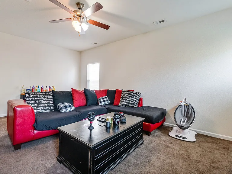 2104 Miller Ave — Photo 8
