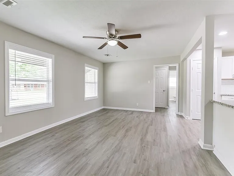 5118 Keystone St — Photo 5