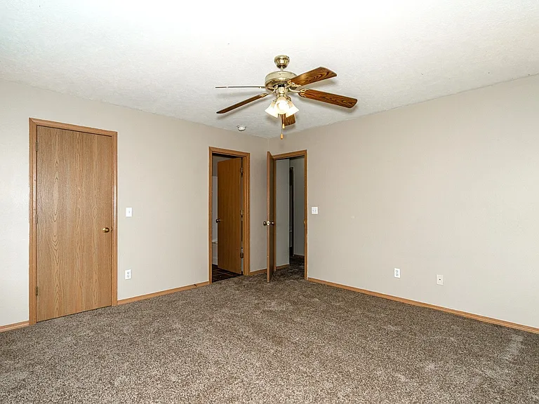 2726 E Loren — Photo 12
