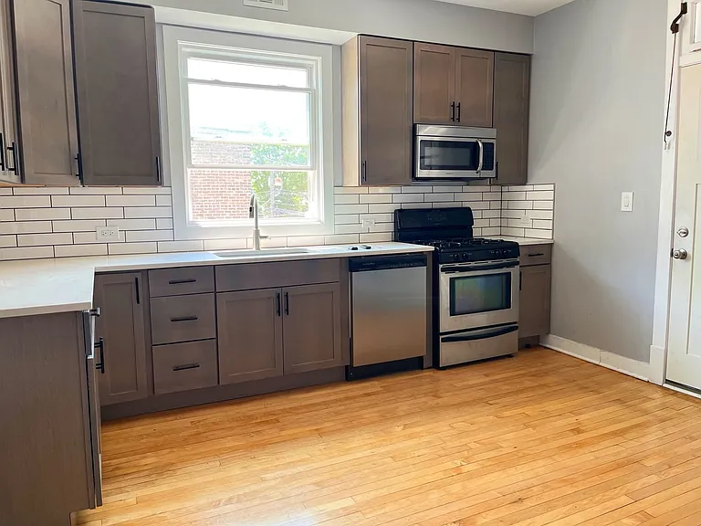 5644 N Artesian Ave #1 — Photo 9
