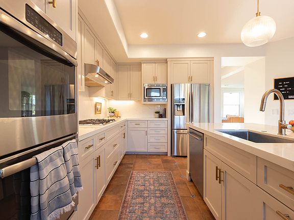 3rd image of 2615 Fallsview Rd