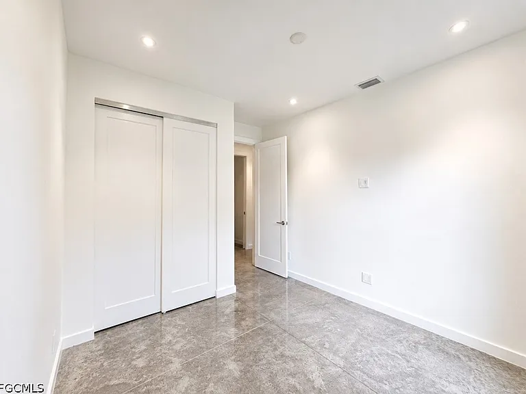 2402 George Ave S — Photo 9
