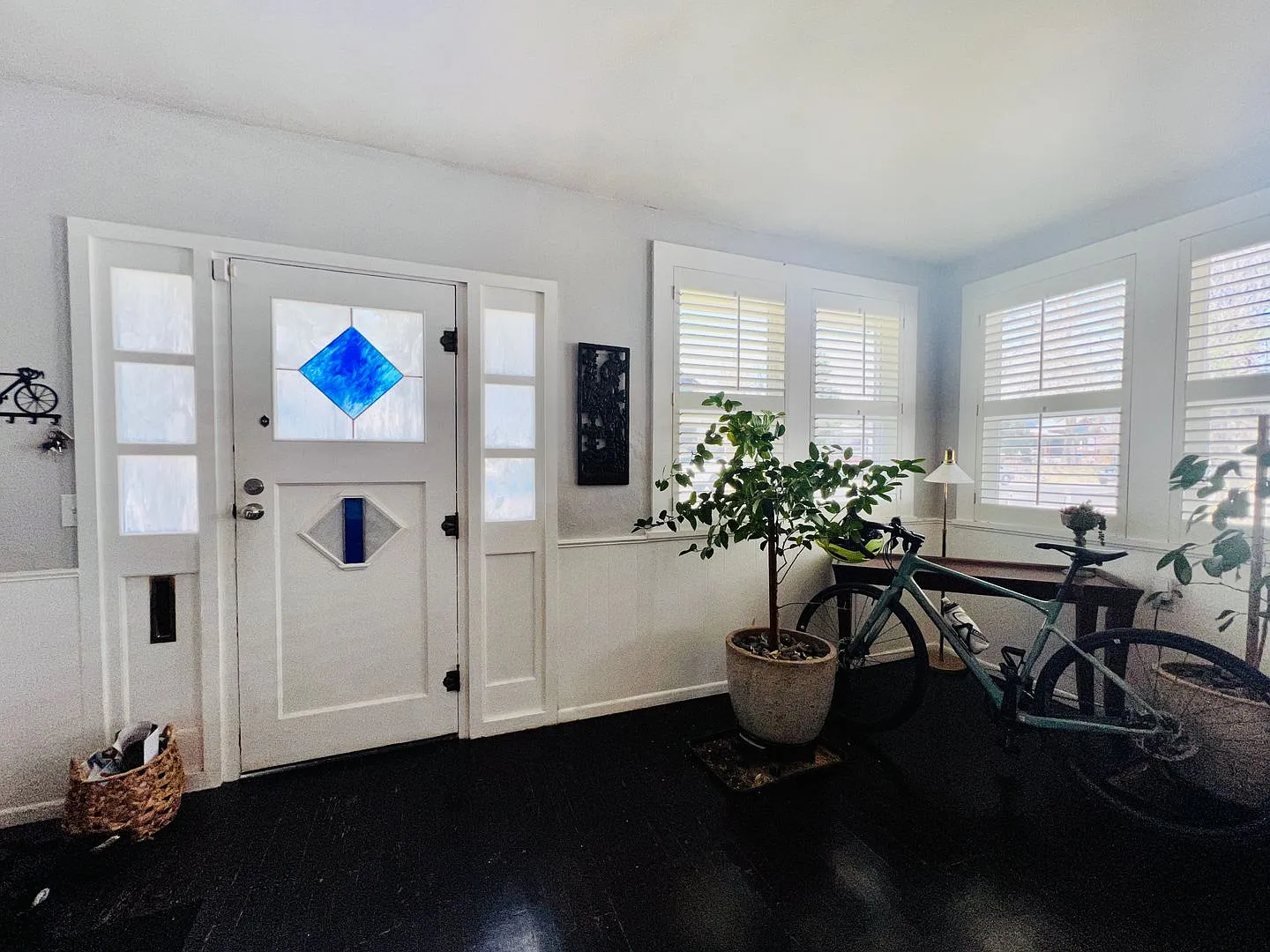 $0 Deposit Option, Charming 3 Bed 2 Bath Traditional Brick Home!! Huge Yard, Detached Garage, Com... — Photo 4
