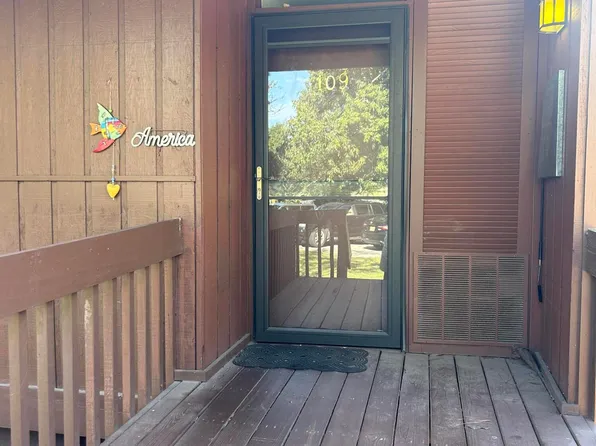 109 Lakeside Villa #B, Diamondhead, MS 39525