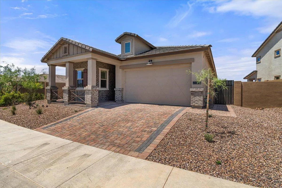 3 bed, 1979 sqft, $3,450 — Photo 2