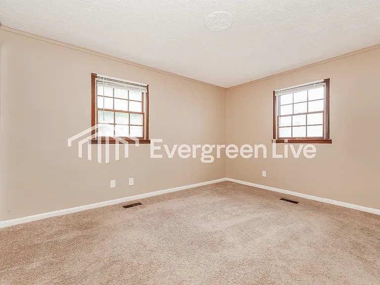 345 Shroyer Rd — Photo 9