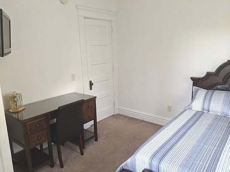 41 Clayton Ave — Photo 10
