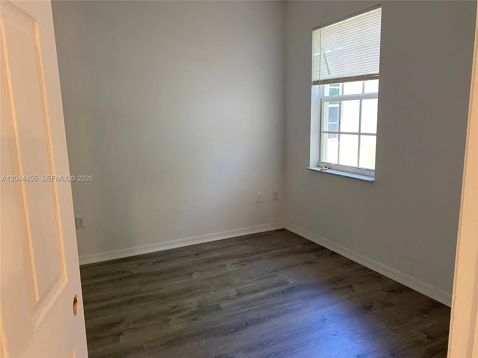 3 bed, 2.5 bath, 1549 sqft, $3,150 — Photo 3