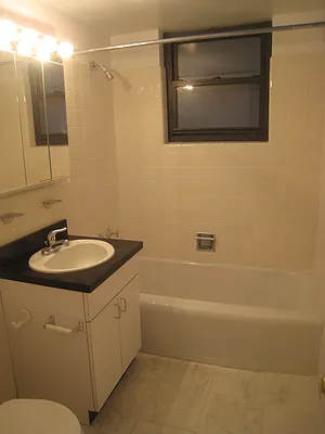 Rented by City Connections Realty | media 5
