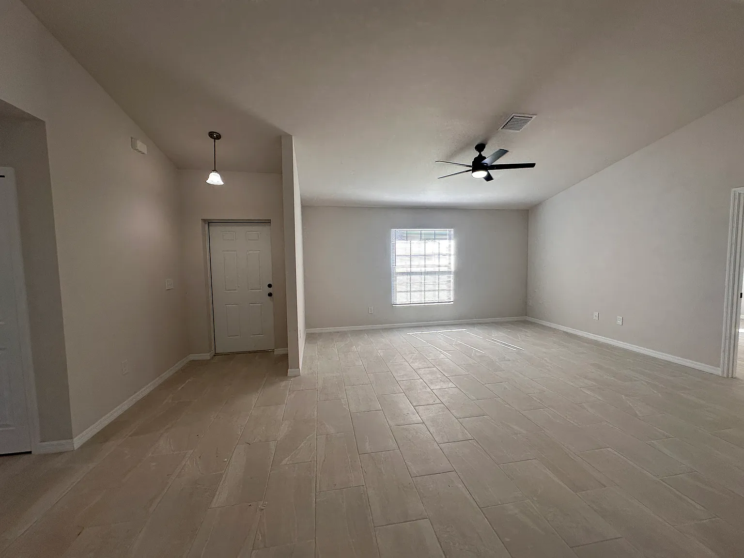 1223 NE 14TH PL — Photo 4