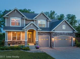 8520 Parkside Cir, West Des Moines, IA 50266