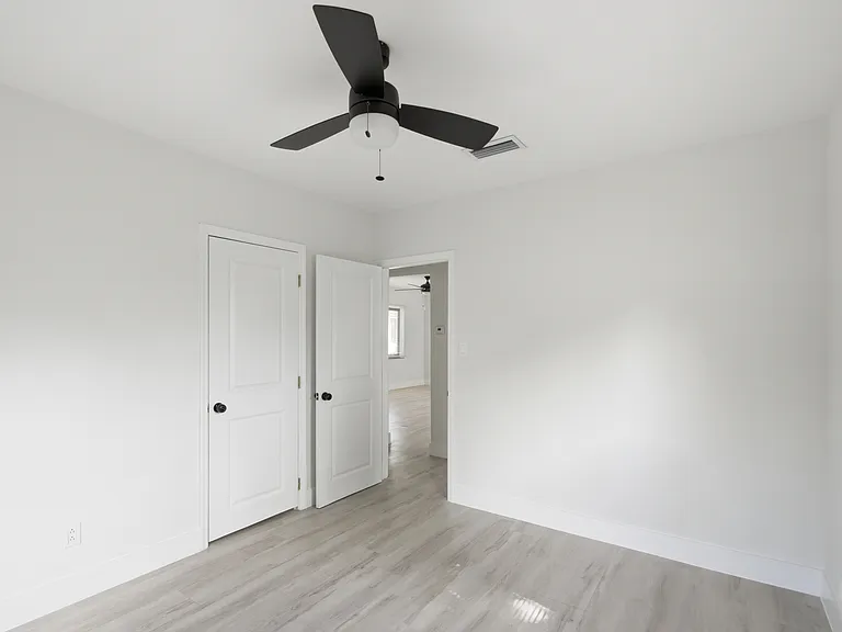 2127 SW 19th Ter — Photo 21