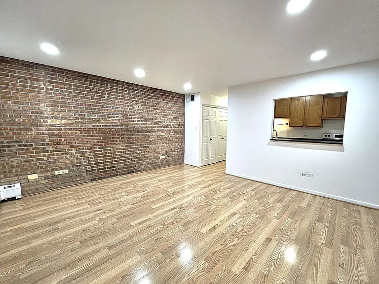 2250 N Lincoln Ave #409 — Photo 8