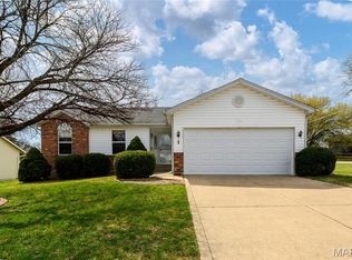 1 Pine Tree Ct, Saint Peters, MO 63376