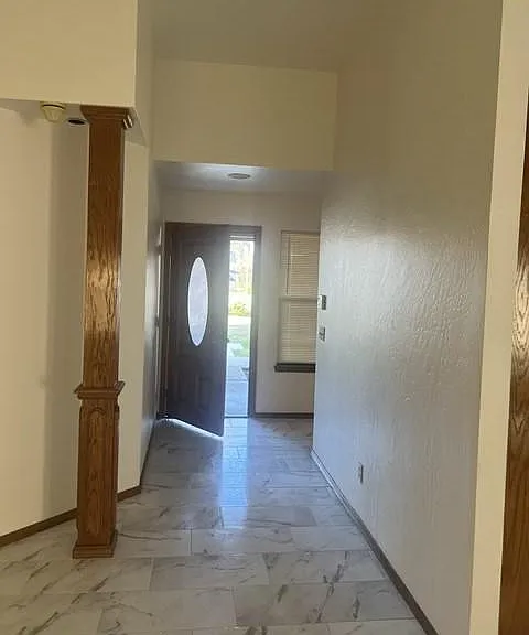 2122 N Clark Ct — Photo 16