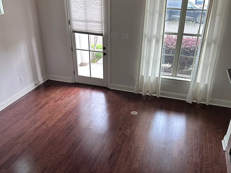 124 Gaunt Ln — Photo 5