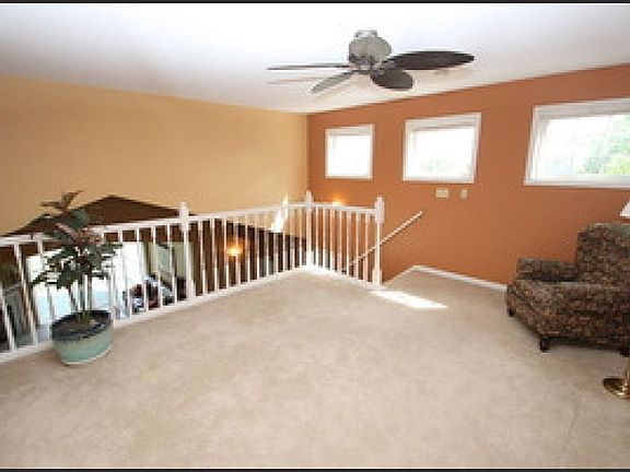 Upper Loft (office/bedroom3)