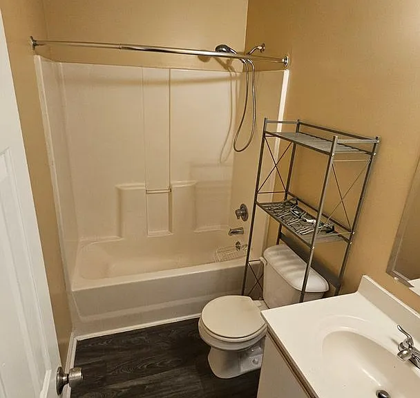 573 Corbin St — Photo 12