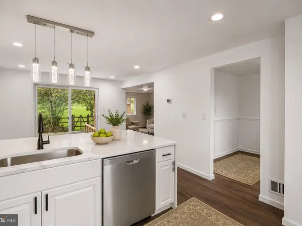 19112 Capehart Dr, Gaithersburg, MD 20886